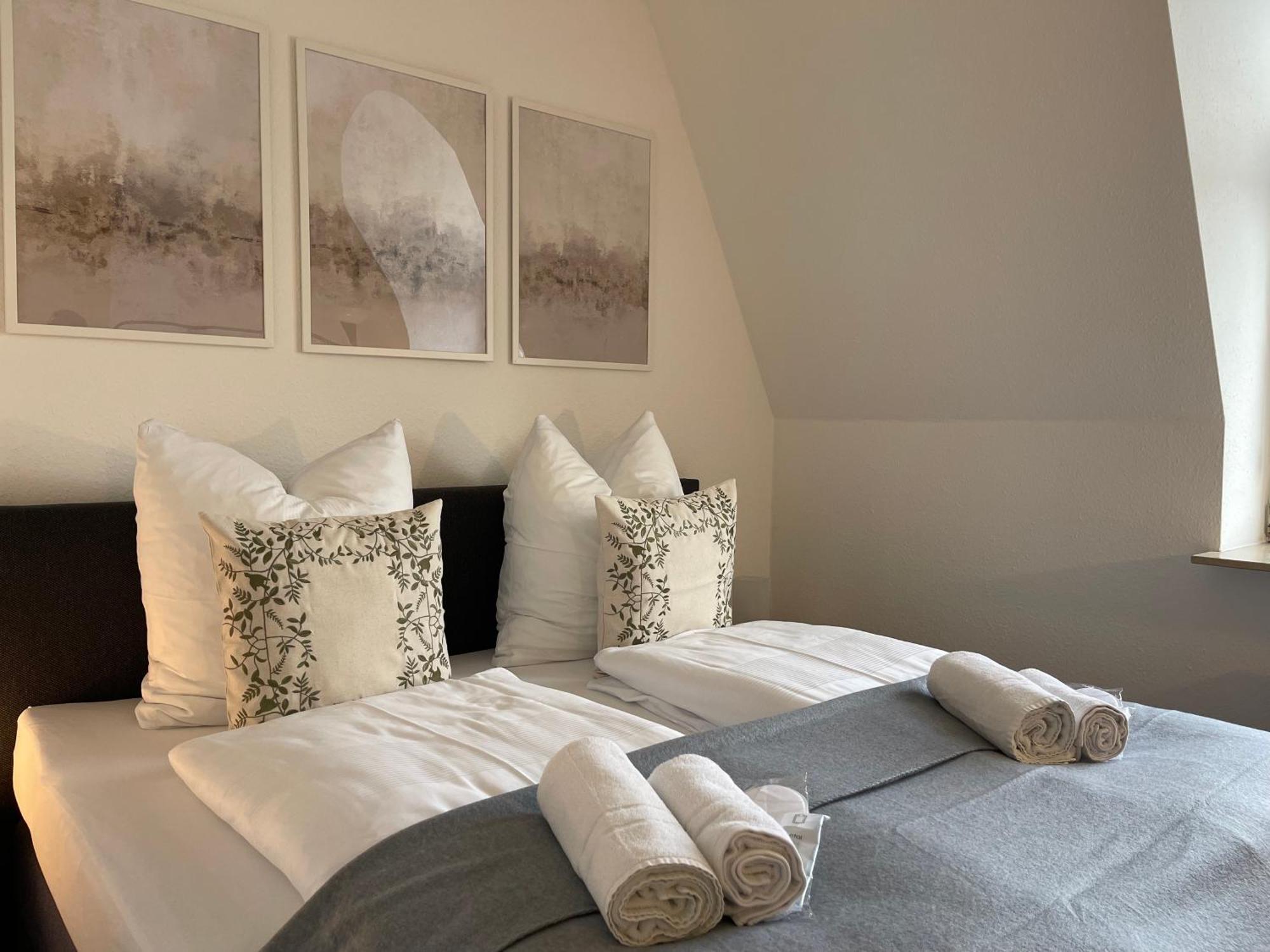 Raha Apartments - Modernes Studio-Apartment - Hbf - Gratis Parkplatz Erfurt Bagian luar foto