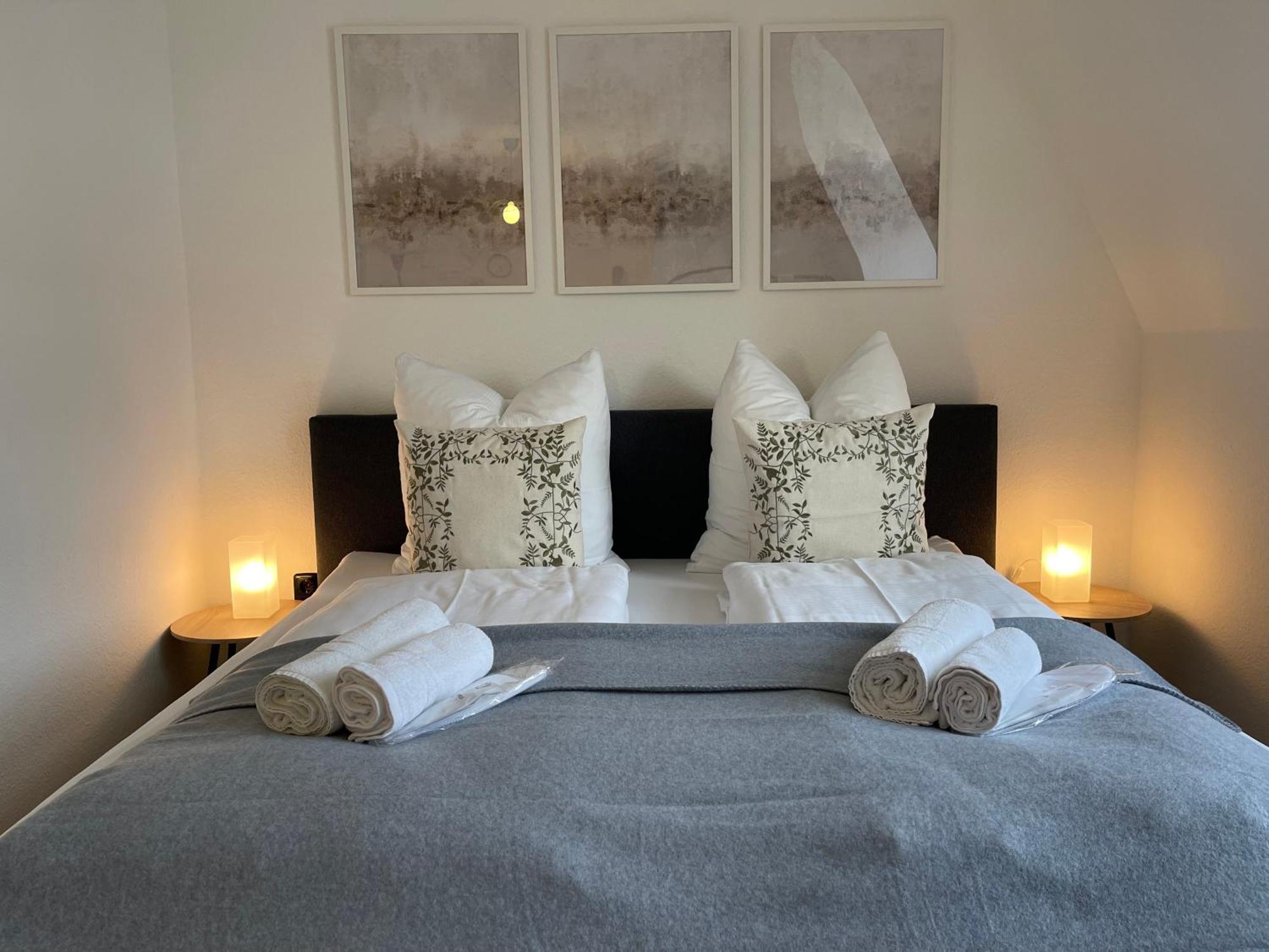 Raha Apartments - Modernes Studio-Apartment - Hbf - Gratis Parkplatz Erfurt Bagian luar foto