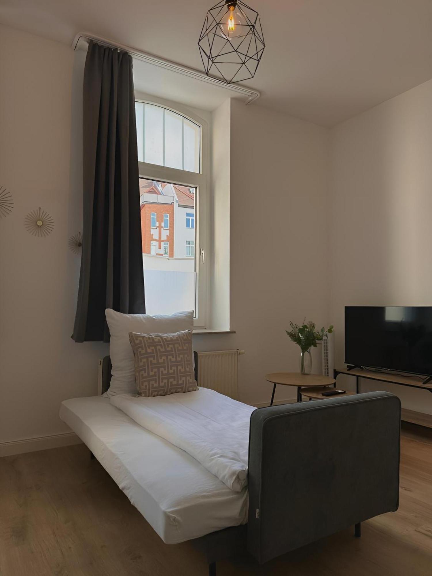 Raha Apartments - Modernes Studio-Apartment - Hbf - Gratis Parkplatz Erfurt Bagian luar foto