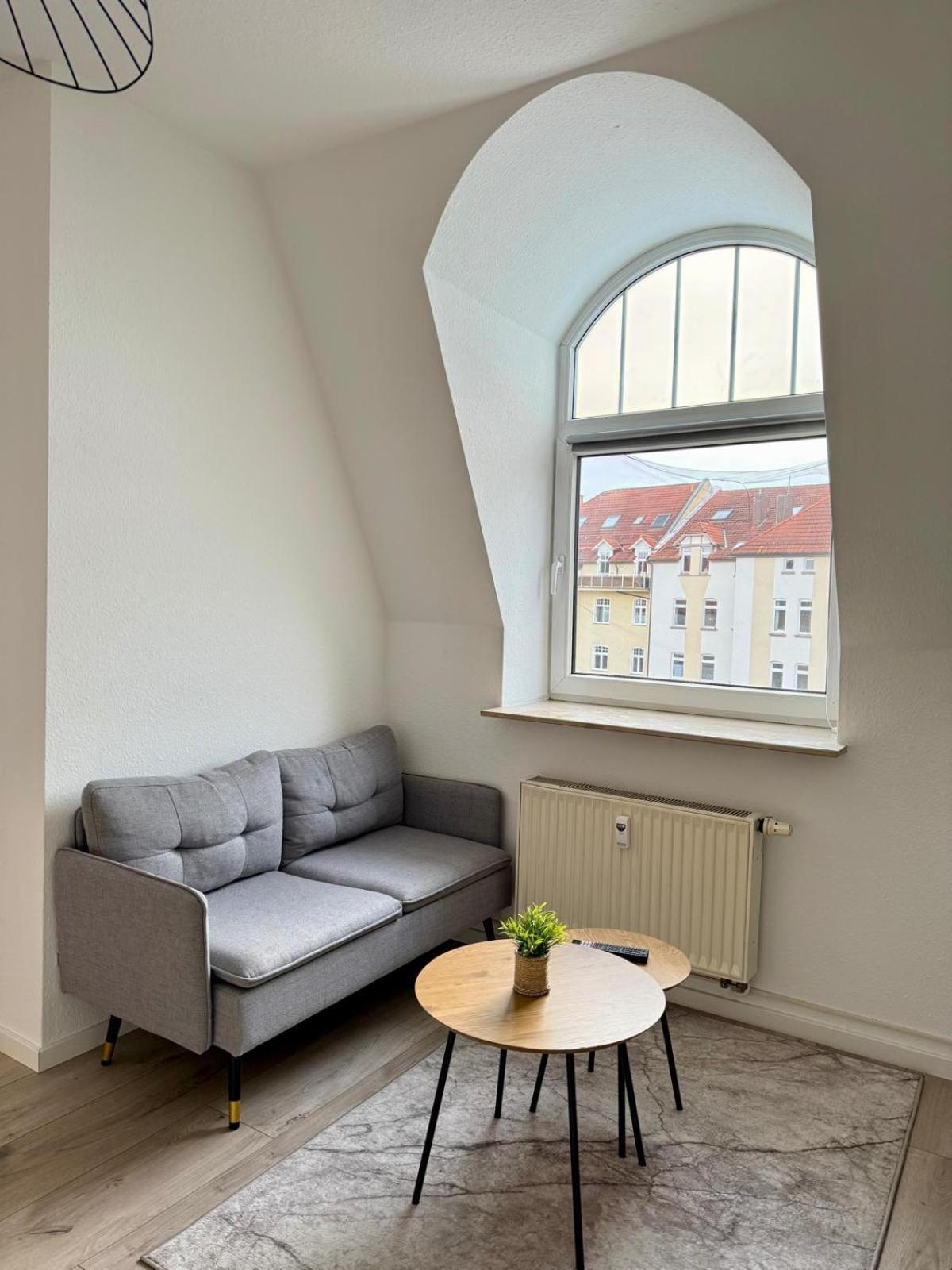 Raha Apartments - Modernes Studio-Apartment - Hbf - Gratis Parkplatz Erfurt Bagian luar foto