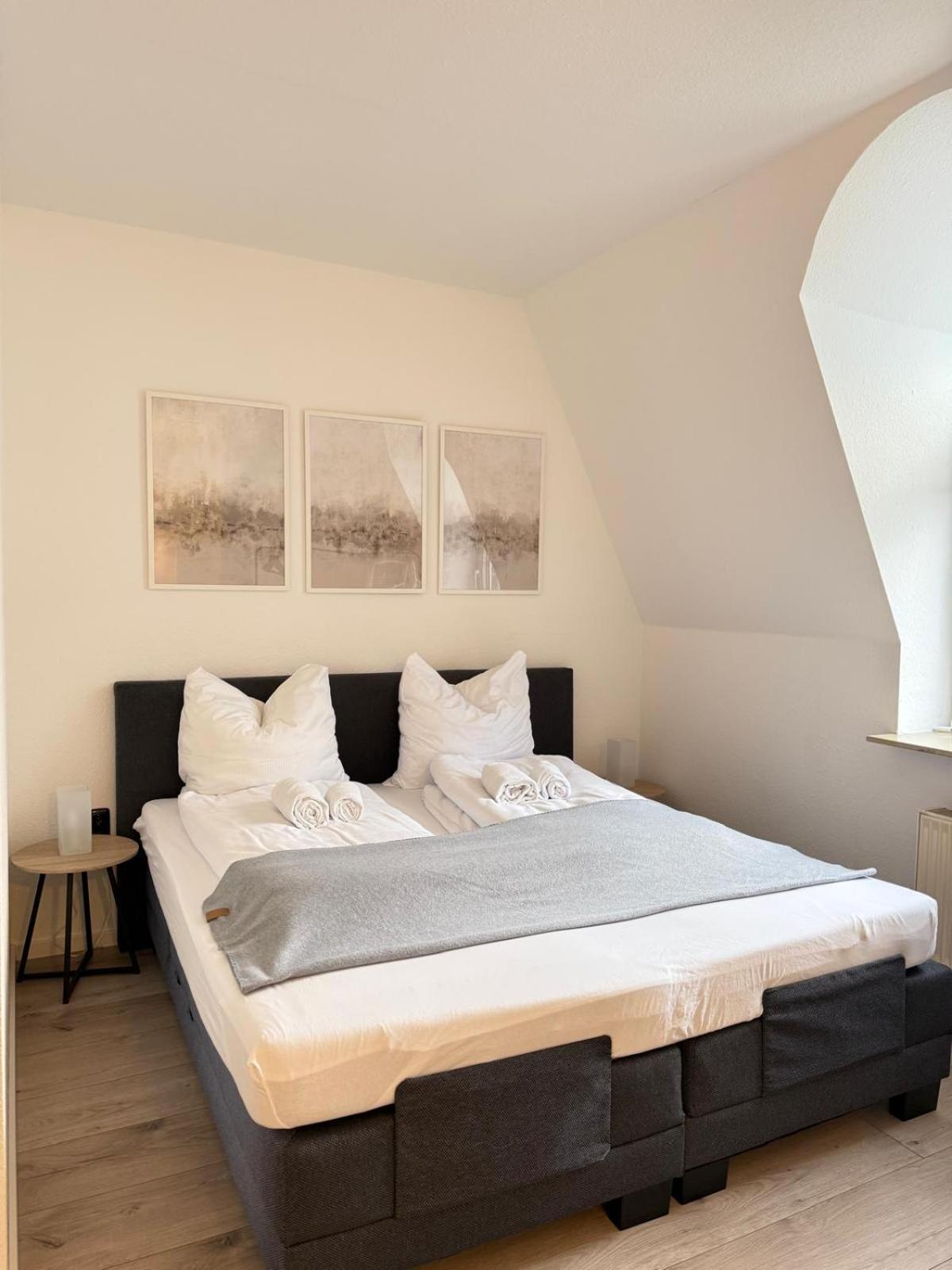 Raha Apartments - Modernes Studio-Apartment - Hbf - Gratis Parkplatz Erfurt Bagian luar foto