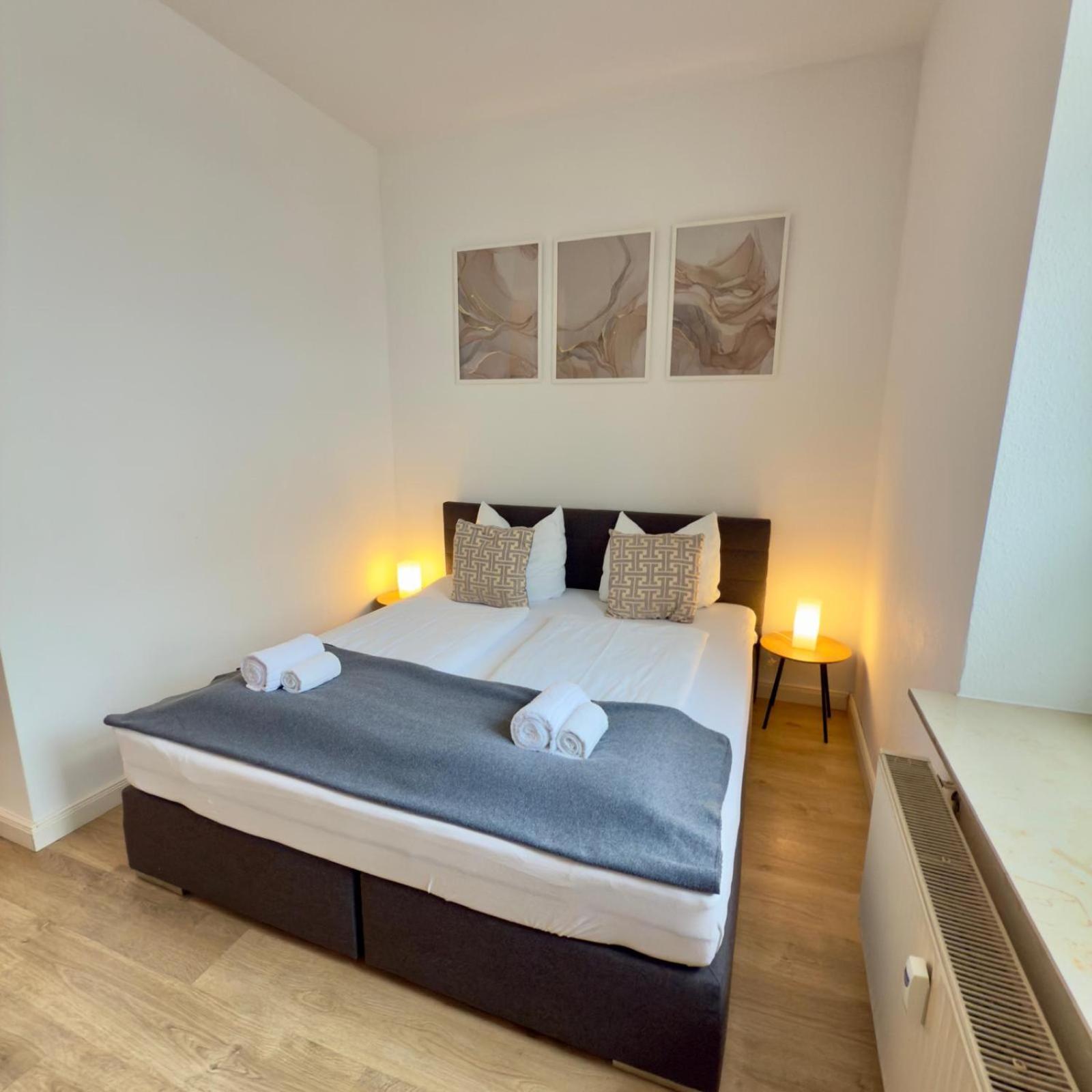 Raha Apartments - Modernes Studio-Apartment - Hbf - Gratis Parkplatz Erfurt Bagian luar foto