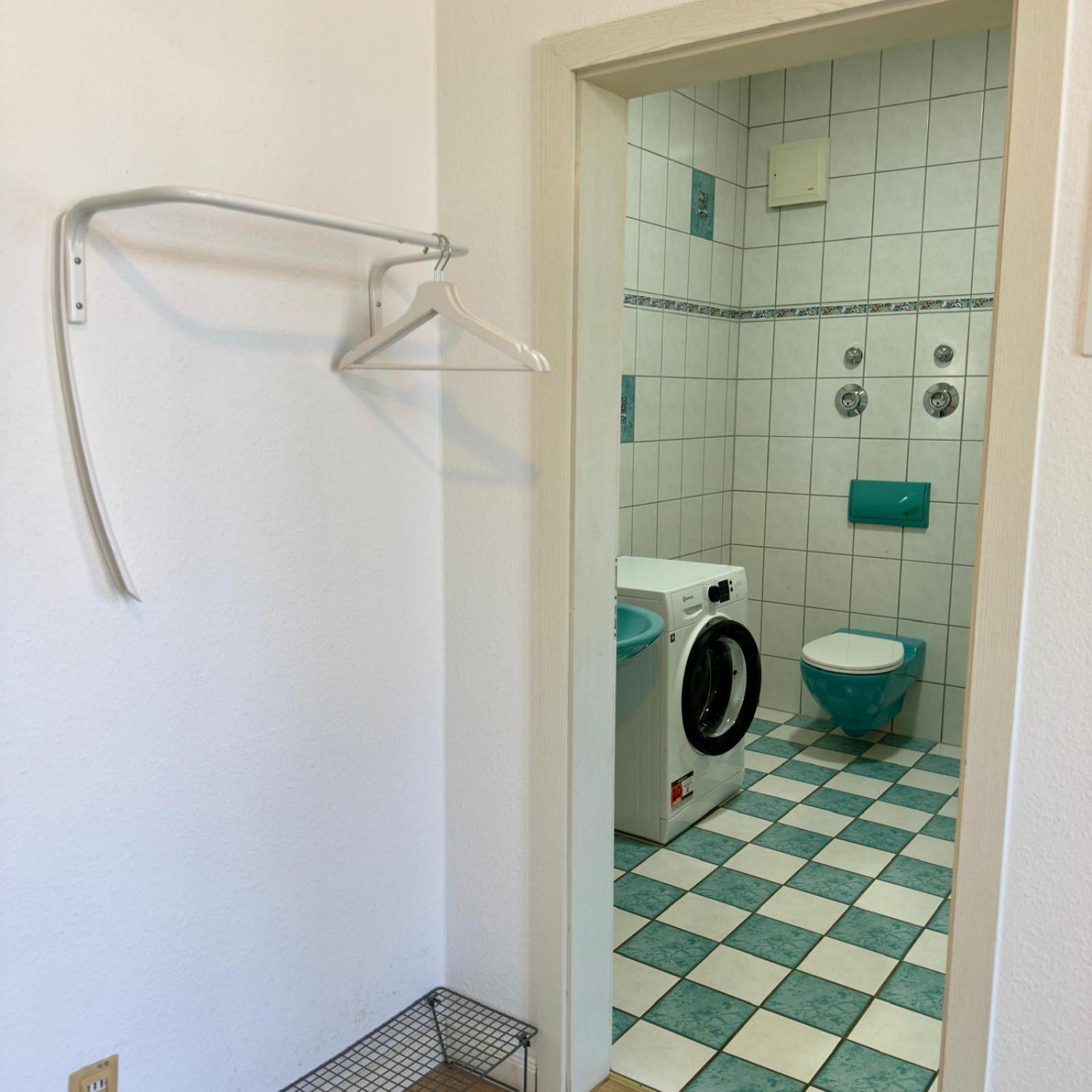 Raha Apartments - Modernes Studio-Apartment - Hbf - Gratis Parkplatz Erfurt Bagian luar foto