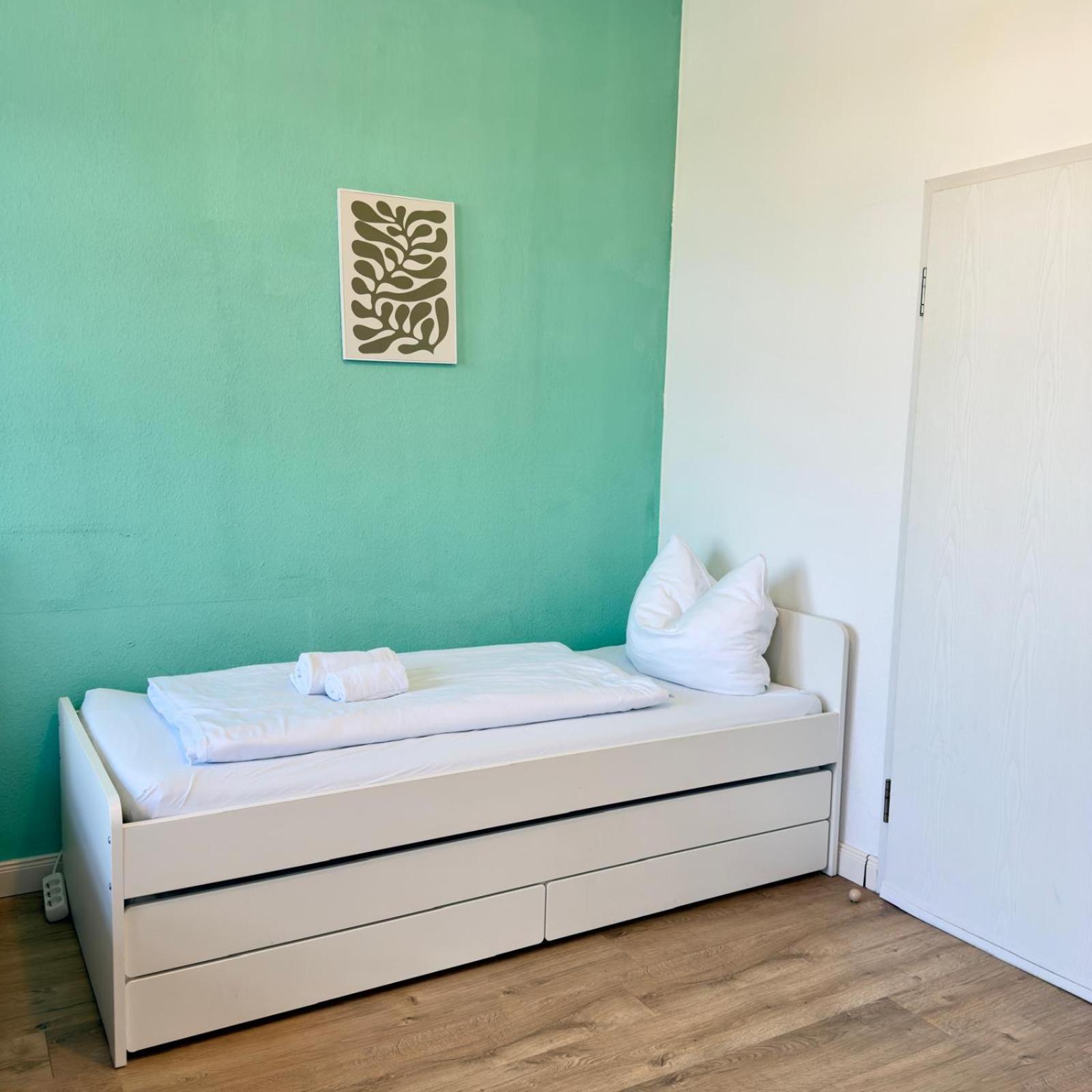 Raha Apartments - Modernes Studio-Apartment - Hbf - Gratis Parkplatz Erfurt Bagian luar foto
